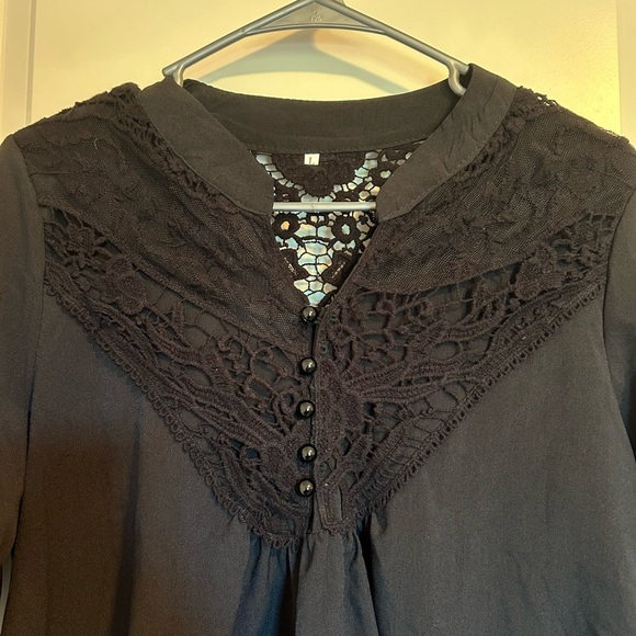 Black tunic with lace and button detialing - Picture 2 of 3